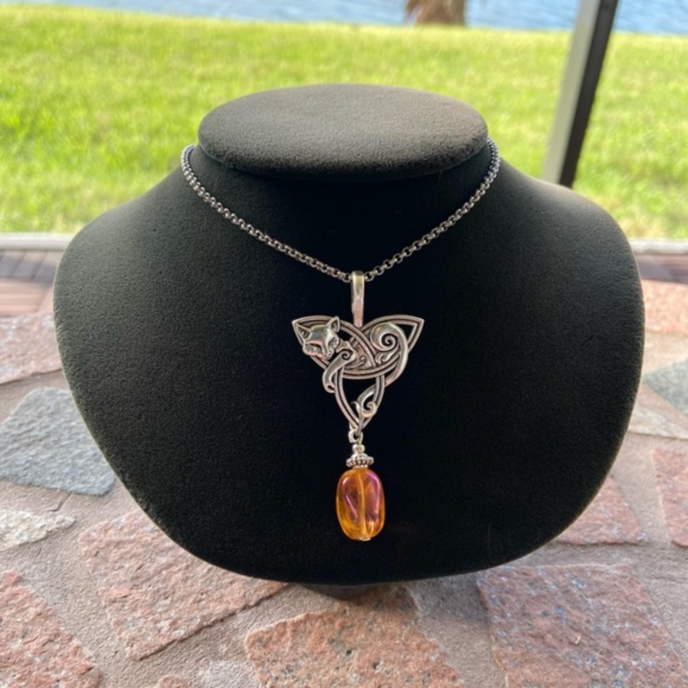 Celtic cat knot orange aura crystal steel necklace - Picture 11 of 12